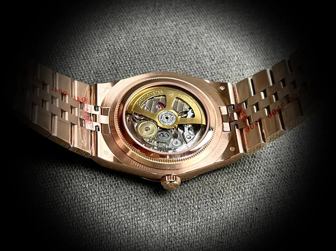 Rolex Land-Dweller 127335 1:1 Super Clone Zifferblatt in intensivweiß — Schrägansicht