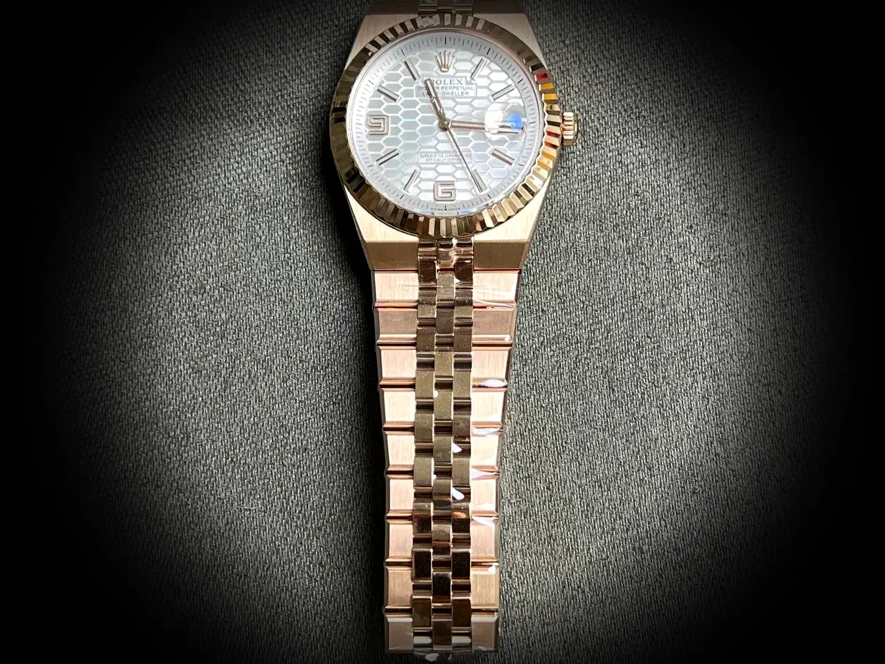 Rolex Land-Dweller 127335 Super Clone — Zifferblatt-Nahaufnahme