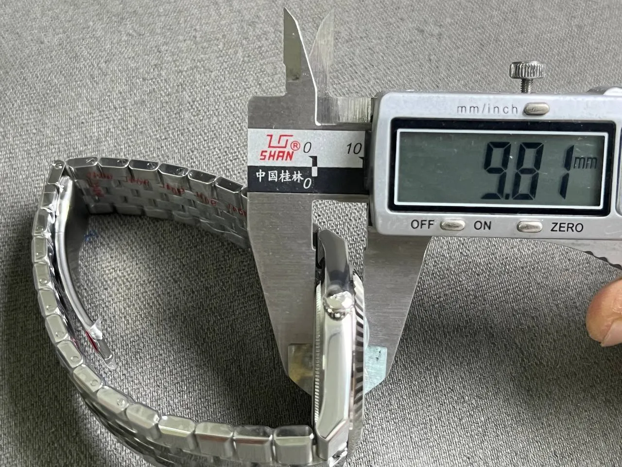 Land-Dweller 127336 Super Clone Replica Zifferblatt in eisblau — Schrägansicht