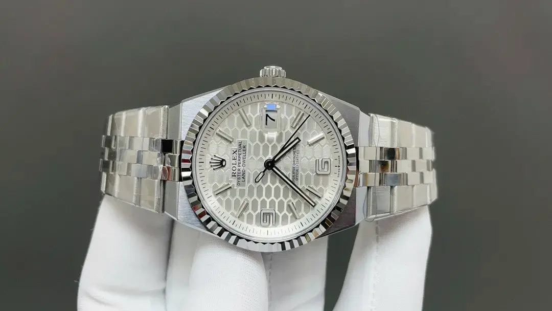 land-dweller 127334 Super Clone - Gehäusebodenansicht