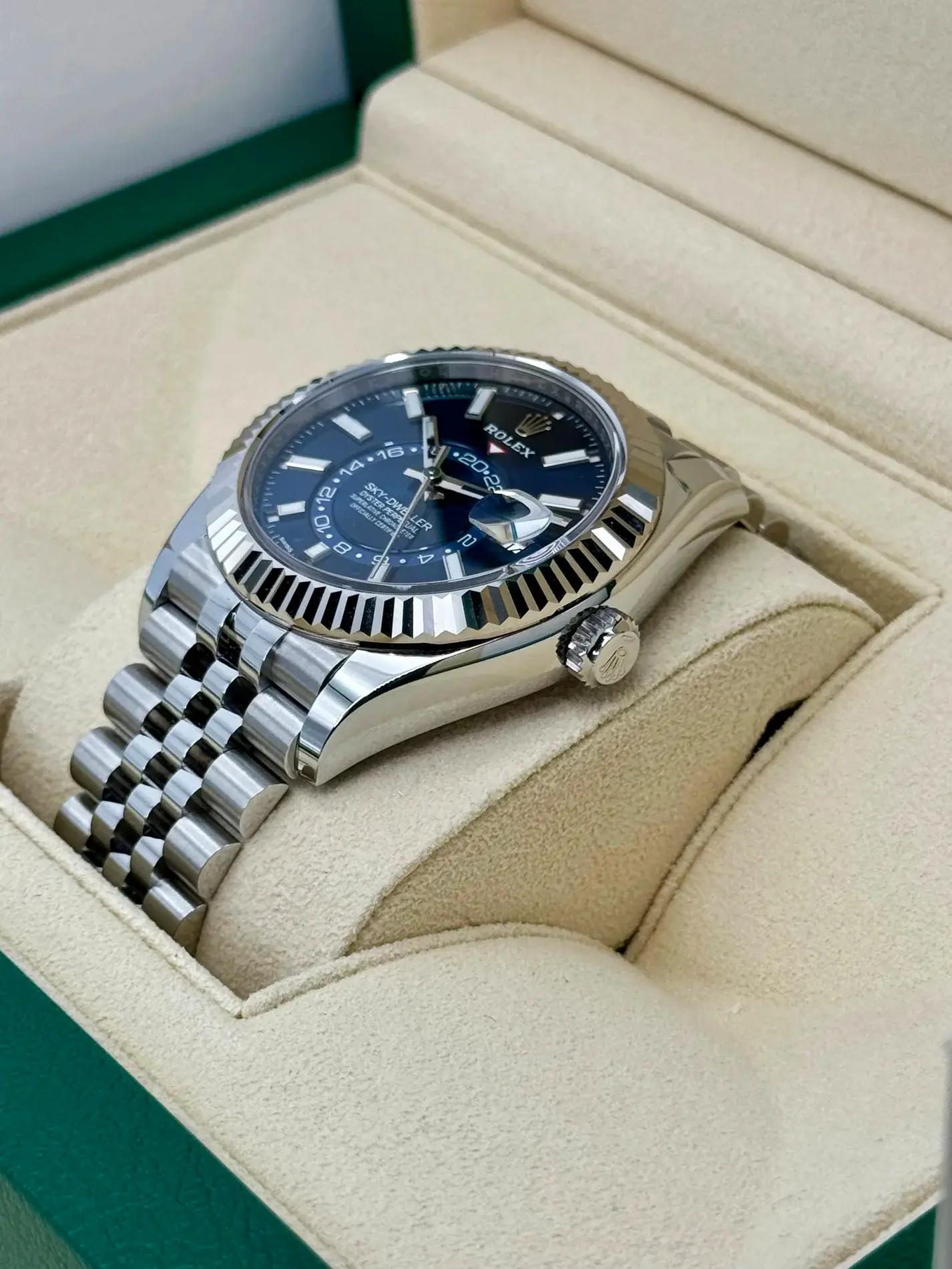 sky-dweller 336934 Super Clone - Detailansicht 1