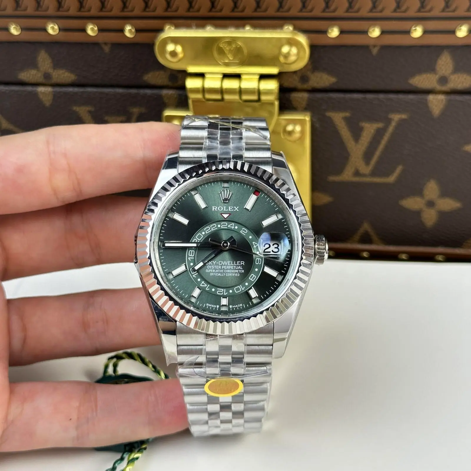 sky-dweller 336934 Super Clone - Gehäusebodenansicht