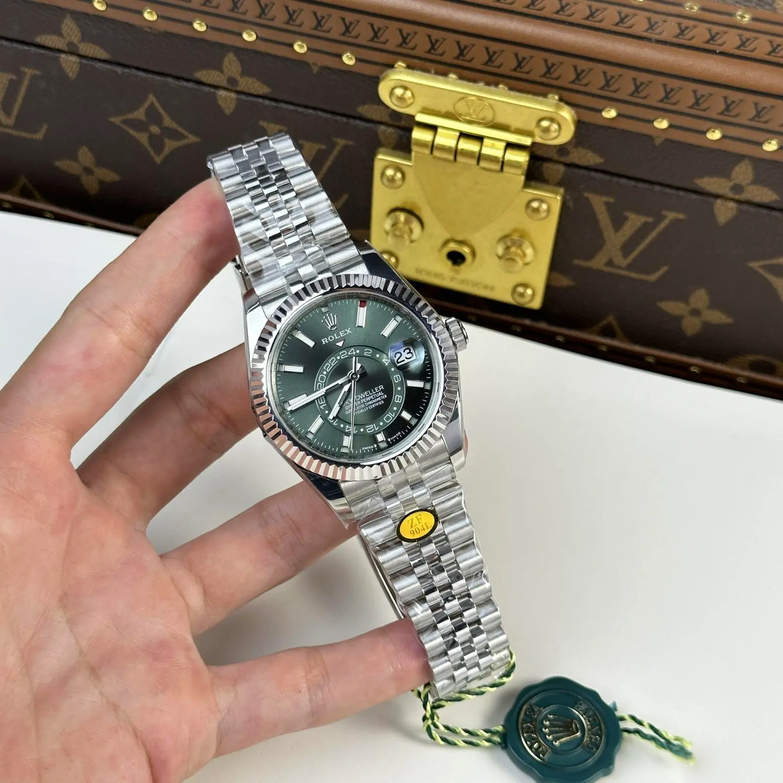 sky-dweller 336934 Super Clone - Detailansicht 1