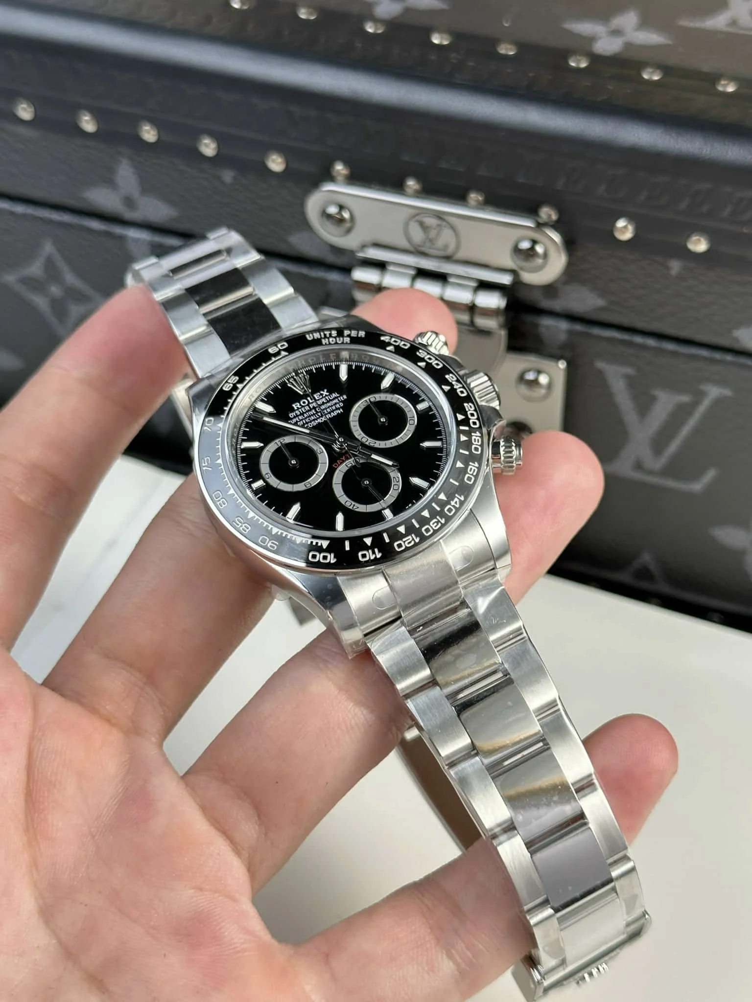 Rolex Daytona Super Clone 126500LN, Frontansicht, schwarzes Zifferblatt