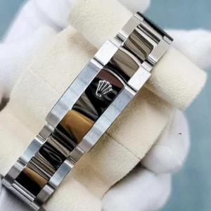 Rolex Datejust 41mm Rhodium Zifferblatt 126300 “Wimbledon” Oyster Automatikuhr - Armband Detail