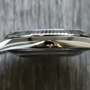 Rolex Datejust 41mm Rhodium Zifferblatt 126334 “Wimbledon” Flutted / Jubilee Automatikuhr - Gehaeuse Ansicht