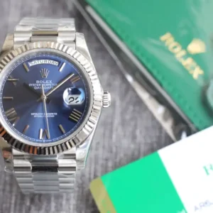 Rolex Day-Datum 126331 40mm Bright Blau Zifferblatt Praesidentenuhr - Zifferblatt Nahaufnahme