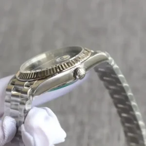 Rolex Day-Datum 126331 40mm Bright Blau Zifferblatt Praesidentenuhr - Krone und Luenette