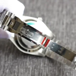 Rolex Day-Datum 126331 40mm Bright Blau Zifferblatt Praesidentenuhr - Komplettansicht