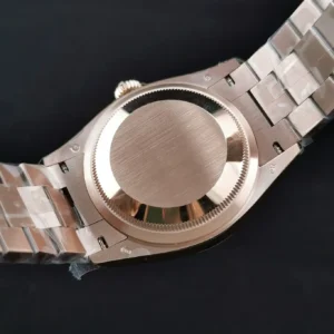Rolex Day-Datum 128238 36mm Schokolade Zifferblatt Rosa Gold Praesidentenuhr - Am Handgelenk