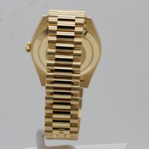 Rolex Day-Datum 40 mm Schwarz Zifferblatt 228238 Praesidentenuhr - Armband Detail