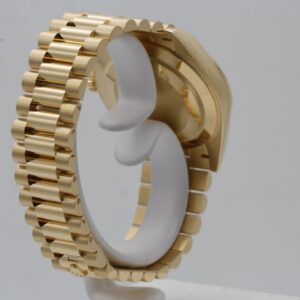 Rolex Day-Datum 40 mm Schwarz Zifferblatt 228238 Praesidentenuhr - Gehaeuse Ansicht