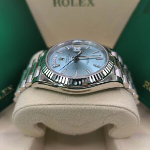 Rolex Day-Datum 40 mm Ice Blau Zifferblatt 228236 Praesidentenuhr - Gehaeuse Ansicht
