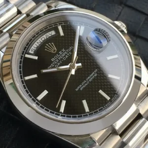 Rolex Day-Datum m228238 Schwarz Zifferblatt Dome Luenette Praesidentenuhr - Armband Detail