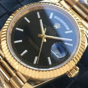 Rolex Day-Datum m228238 Schwarz Zifferblatt Geriffelt Luenette Praesidentenuhr - Gehaeuse Ansicht