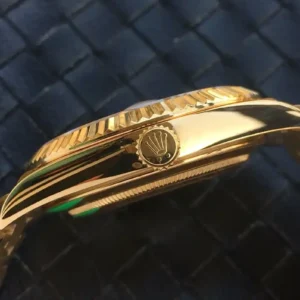 Rolex Day-Datum m228238 Champagner Zifferblatt Praesidentenuhr - Krone und Luenette