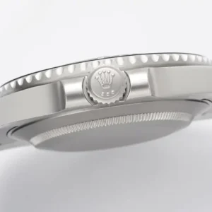 Rolex DIW Submariner Parakeet 116610LB Carbon Zifferblatt Taucheruhr - Krone und Luenette