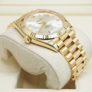 Rolex Day-Datum 40 mm Weiss Zifferblatt 228238 Praesidentenuhr - Seitenansicht