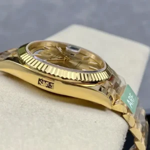 Rolex Day-Datum II 40mm Champagner Zifferblatt 228238 Praesidentenuhr - Krone und Luenette