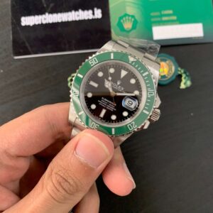 Rolex Submariner 41mm Schwarz Zifferblatt 126610LV “Starbucks” Taucheruhr - Krone und Luenette