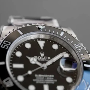 Rolex Submariner 126610LN Super - 41mm Schwarz Zifferblatt Taucheruhr - Gehaeuse Ansicht