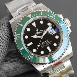 Rolex Submariner 41mm Zifferblatt Schwarz Gruen Luenette 126610 Taucheruhr - Seitenansicht