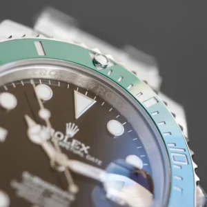 Rolex Submariner 41mm Zifferblatt Schwarz Gruen Luenette 126610 Taucheruhr - Rueckseite