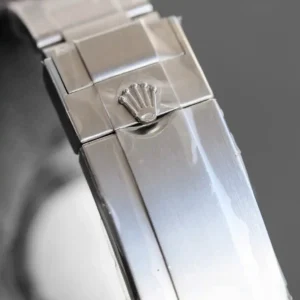 Rolex Submariner 41mm Zifferblatt Schwarz Gruen Luenette 126610 Taucheruhr - Komplettansicht