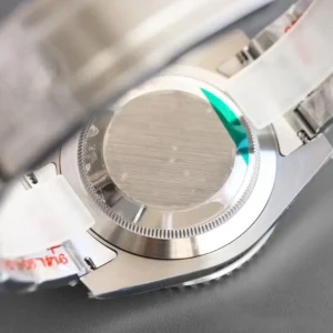 Rolex Submariner 41mm Zifferblatt Schwarz Gruen Luenette 126610 Taucheruhr - Detail Zifferblatt