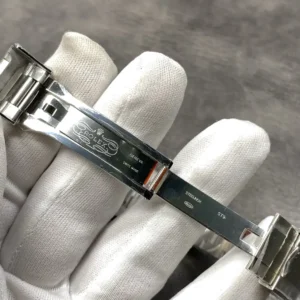 Rolex Submariner Blackwater Ghost 116610 Schwarz Zifferblatt Taucheruhr - Am Handgelenk