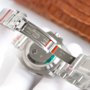 Rolex Submariner SUB 116610 40mm Gruen Zifferblatt Taucheruhr - Detail Zifferblatt