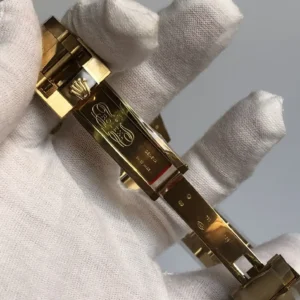 Rolex Submariner SUB 116610 Gold Series Blau Zifferblatt Taucheruhr - Detail Zifferblatt