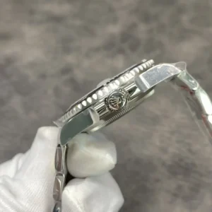 Rolex Submariner SUB-N 116610 40mm Schwarz Zifferblatt Taucheruhr - Krone und Luenette