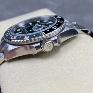 Rolex GMT-Master II 126710GRNR “Bruce Wayne” Oyster 2024 GMT Uhr - Produktbild - Bild 5
