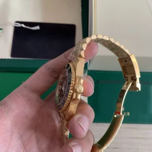 Rolex GMT-Master II 40 mm Schwarz Dial 126718GRNR GMT Uhr - Produktbild - Bild 6