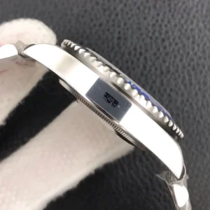 Rolex GMT-Master II 40mm Dial Schwarz 126710 GMT Uhr - Produktbild - Bild 7